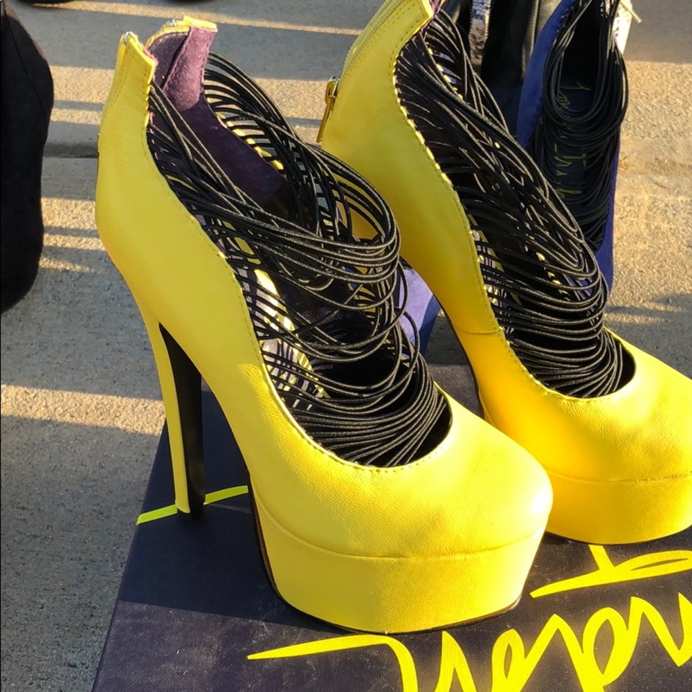 London trash heels 👠